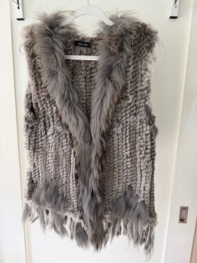 Dolce Cabo Gray Fur Knit Vest with Fluffy Trim
